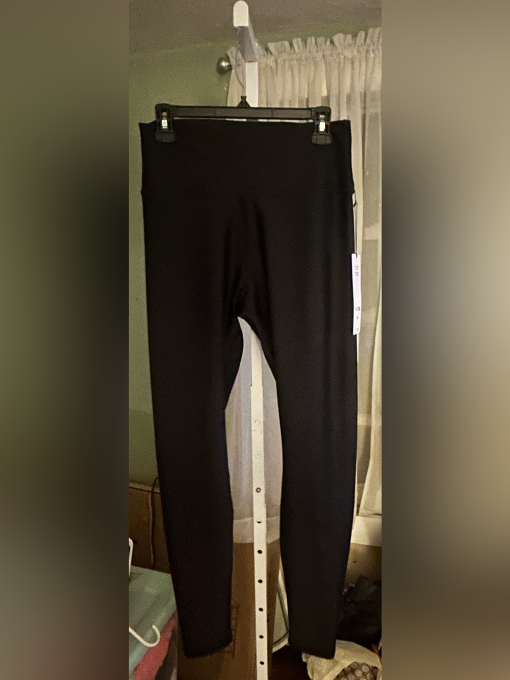 ALO Yoga High Waist Airlift Leggings in Black